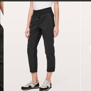 Lululemon dance studio crop